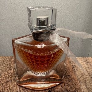 L'EAU DE
e30ml
PARFUM La vie est belle